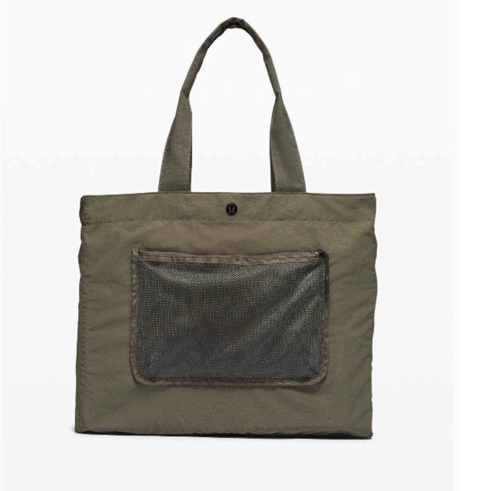 Pack the pocket lululemon tote bag